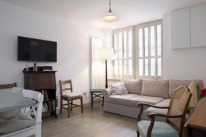  1 Bedroom Mews Flat Accommodates 4  Эдинбург